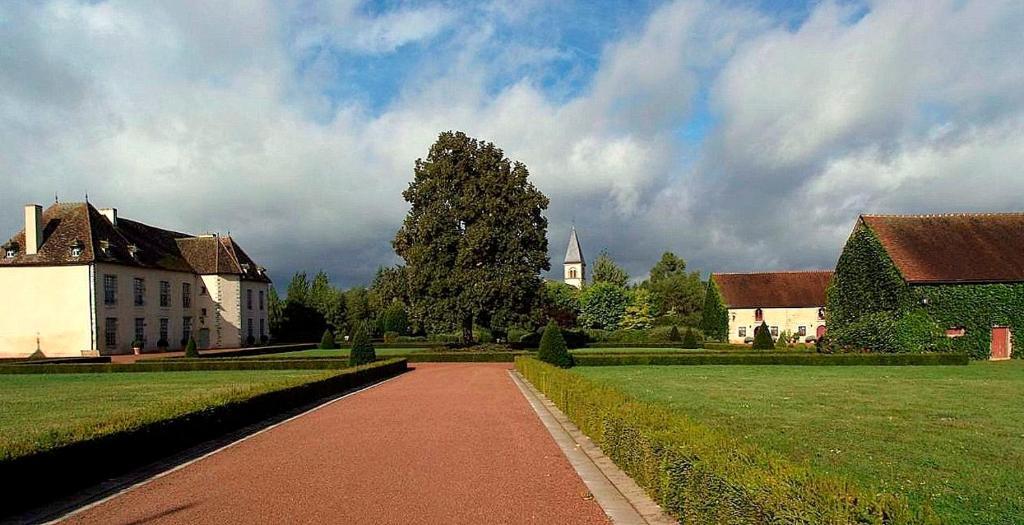 Les Residences Du Chateau De Vianges Luaran gambar