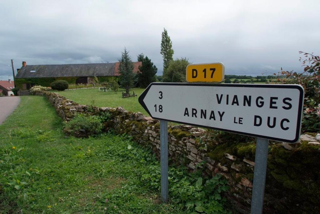 Les Residences Du Chateau De Vianges Luaran gambar