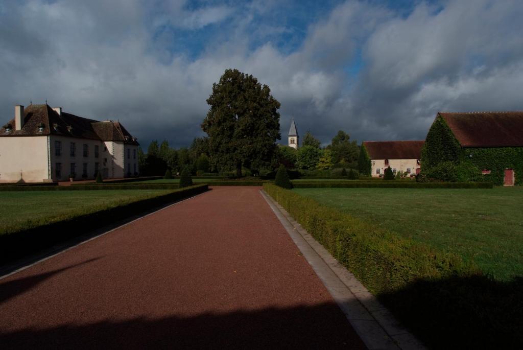 Les Residences Du Chateau De Vianges Luaran gambar